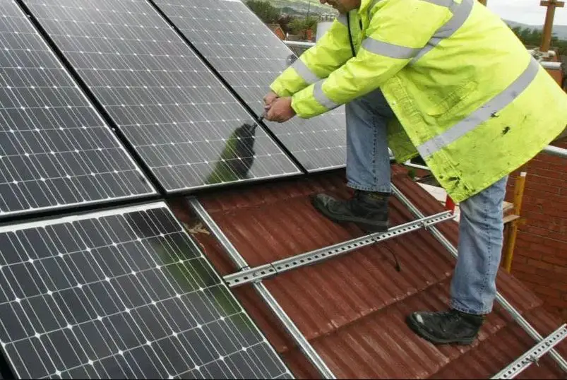Beneficiile unei instalații de panouri fotovoltaice