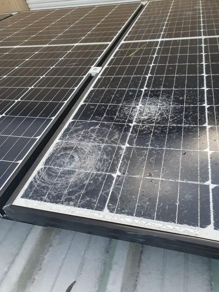 Rezistenta panourilor fotovoltaice la grindina