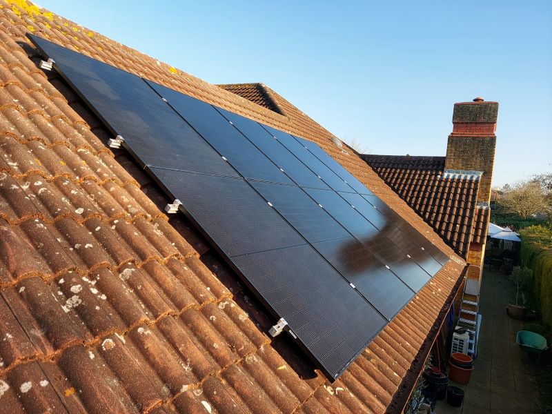 panouri solare fotovoltaice montaj pe acoperis